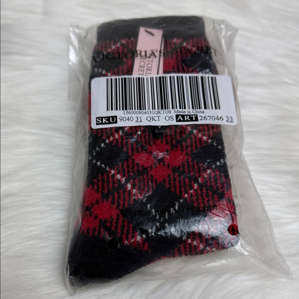 NWT Victoria's Secret Red and Black Cozy Fleece Plaid Crew Socks